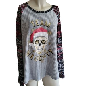 No Boundaries ~ women's long-sleeved Christmas Skull shirt
